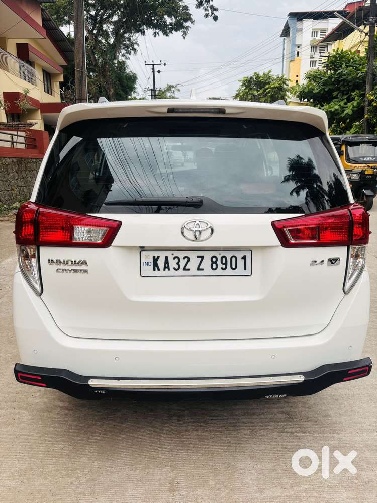 Toyota Innova Crysta 2.7v Mt, 2024, Diesel