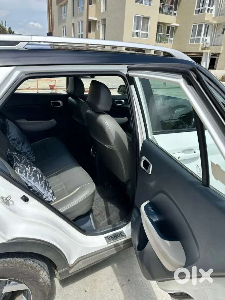 Hyundai Venue 2020 Petrol Well Maintained