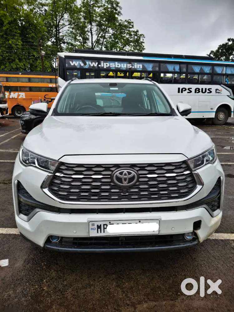 Toyota Innova Hycross 2023