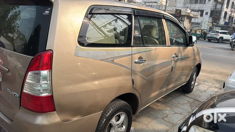 Toyota Innova 2004-2011 2.5 G4 Diesel 8-seater, 2006, Diesel