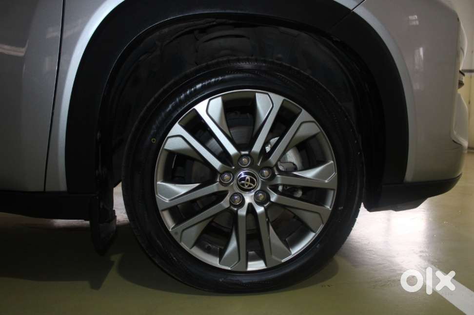 Toyota Innova Hycross 2.0 Zx (o) Hybrid 7 Str, 2024, Petrol