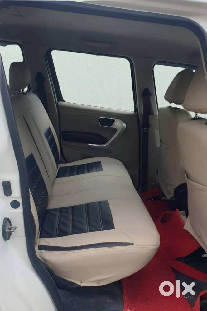 Mahindra Tuv 300 T10, 2018, Diesel