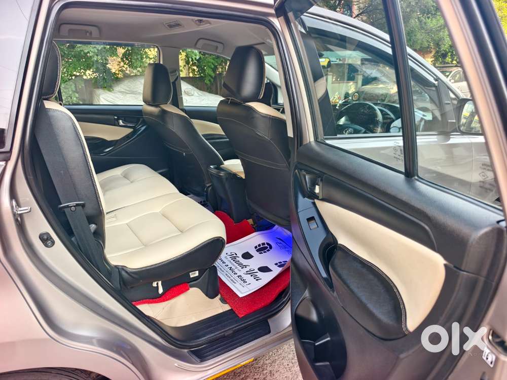 Toyota Innova Crysta 2.4 G Plus Mt 8 Str, 2022, Diesel