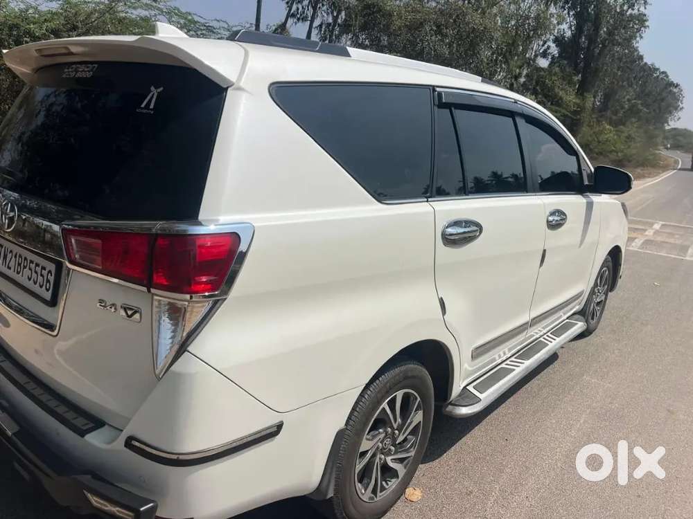 Innova Crysta 2.4 V 2021 Model