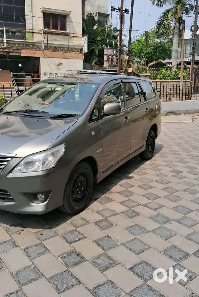 Toyota Innova 2011 Diesel 102000 Km Driven
