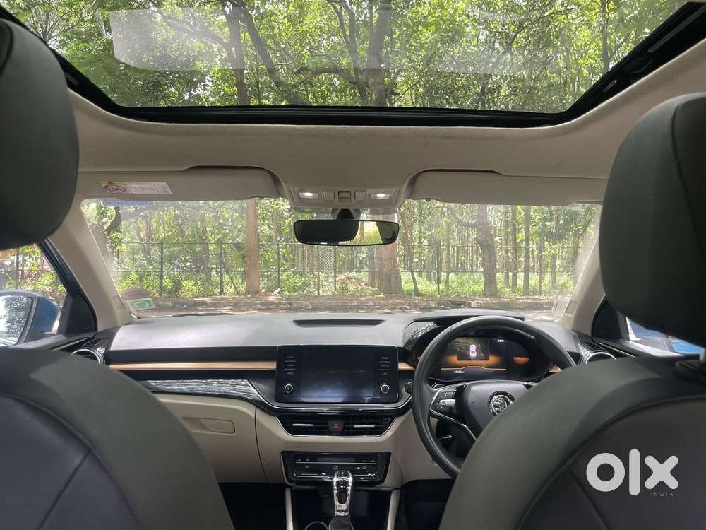 Skoda Slavia 1.0 Tsi Style At, 2023, Petrol