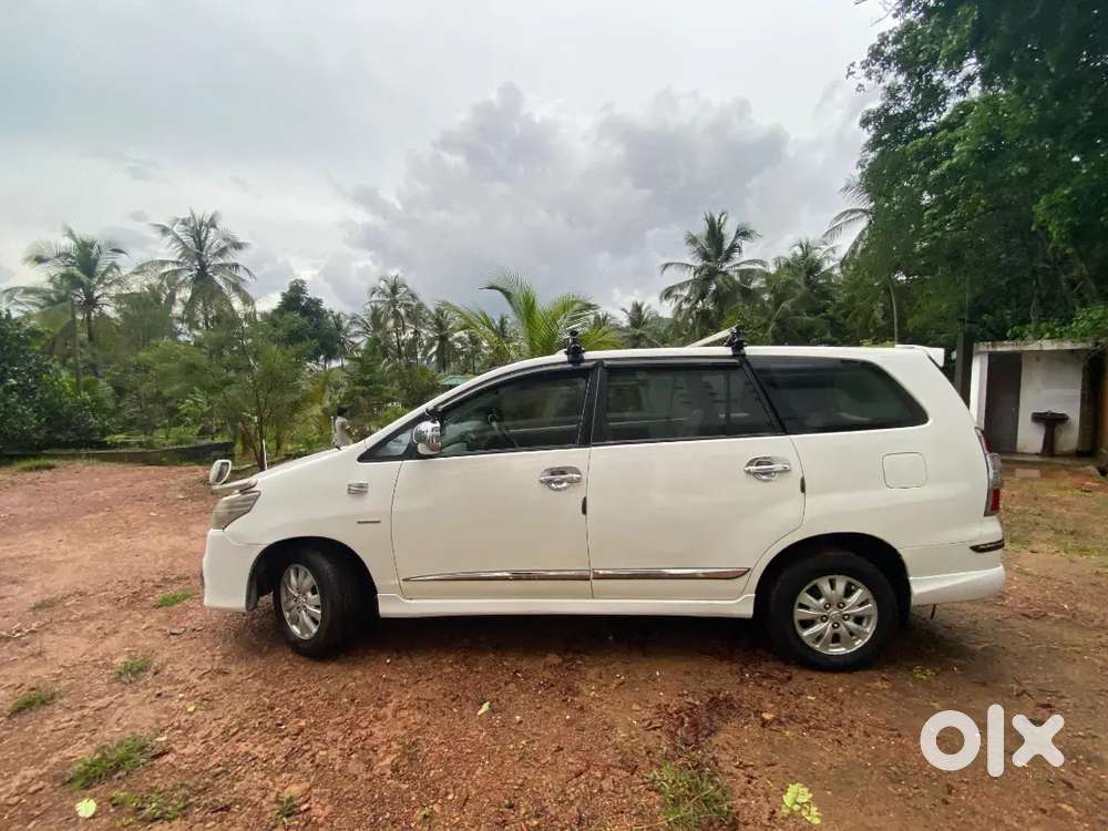 Toyota Innova 2012