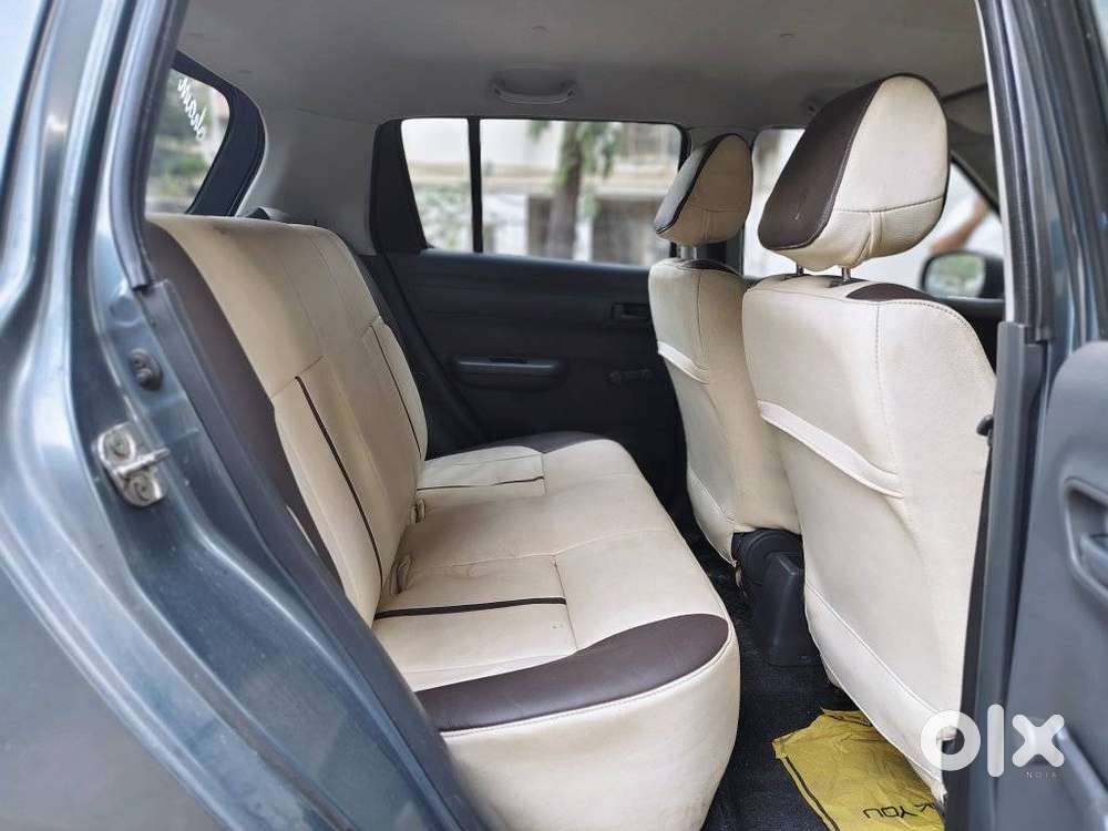 Maruti Suzuki Swift Lxi Bsiv, 2011, Petrol