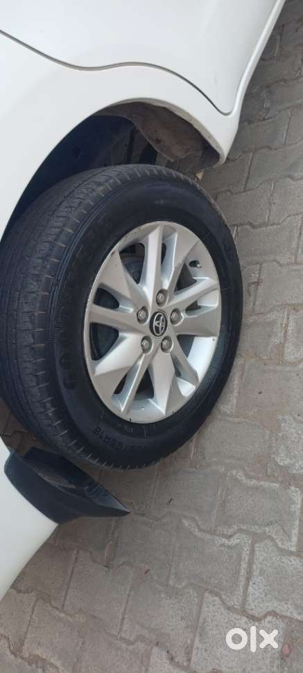 Toyota Innova Crysta 2.4 G Mt 8s, 2017, Diesel