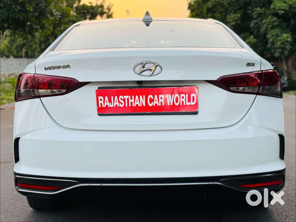 Hyundai Verna 1.5 Sx Petrol Mt, 2022, Petrol
