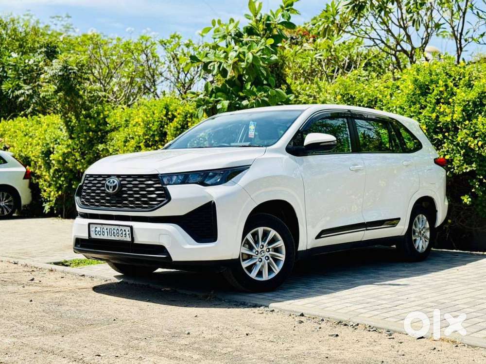 Toyota Innova Hycross 7s Option, 2024, Petrol