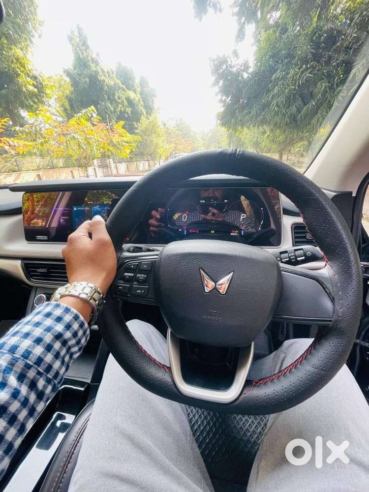 Mahindra Xuv700 2.2 Ax 5 Diesel At Str, 2024, Diesel