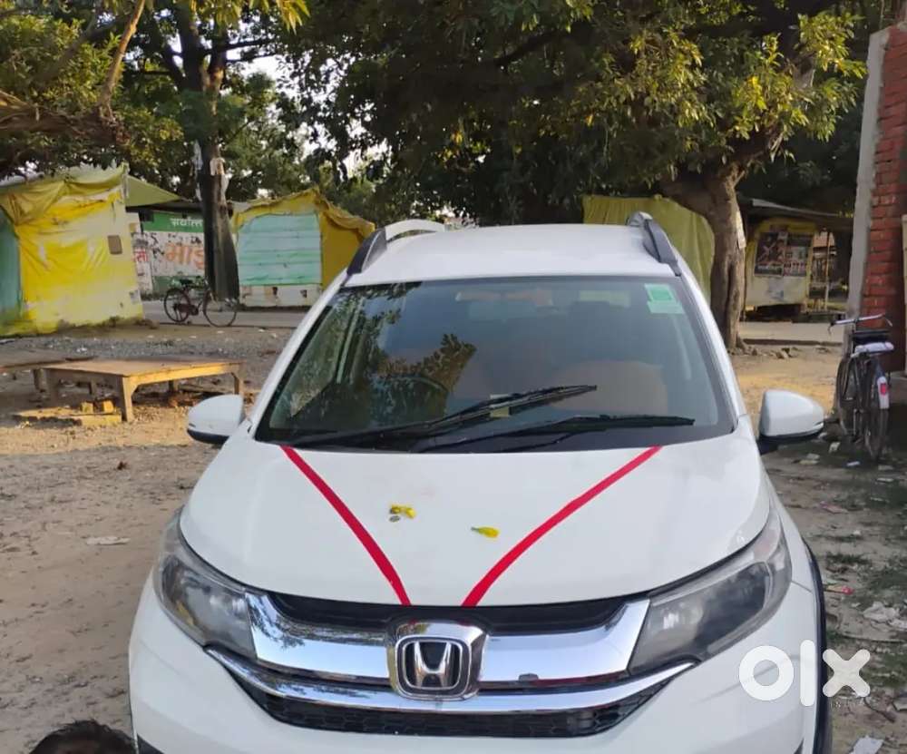 Selling 8 Seater Family Car Top Model Alloy Wheels, Everything Is Good