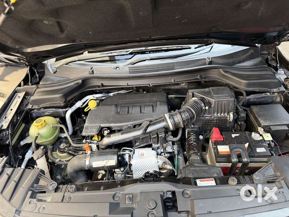 Mahindra Xuv300 W6, 2023, Petrol