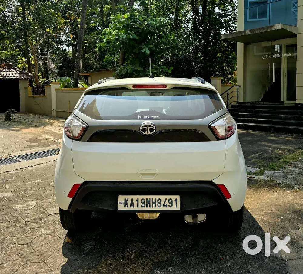 Tata Nexon 2018 Petrol 37900 Km Driven