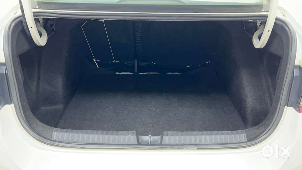 Skoda Slavia Ambition 1.0l Tsi Mt, 2022, Petrol