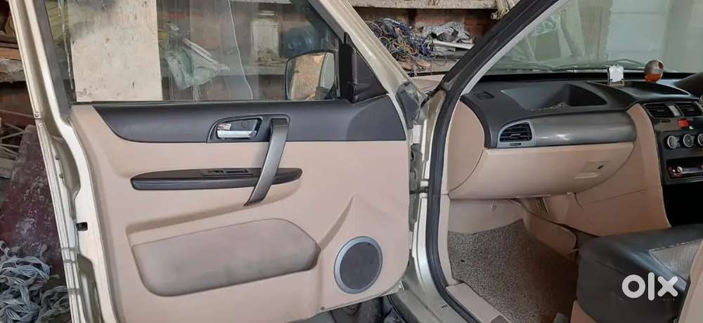 Tata Safari Storme 2014