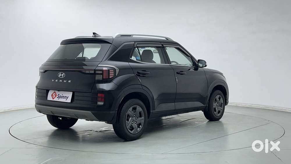 Hyundai Venue 1.2 S (o), 2024, Petrol