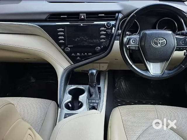 Toyota Camry 2.5 Hybrid, 2019, Petrol