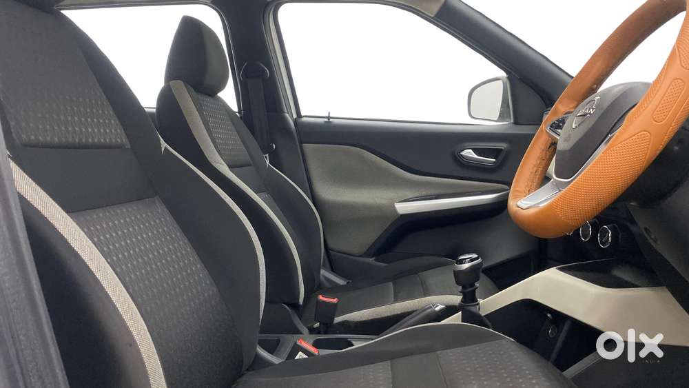 Nissan Magnite 1.0 Xv Executive, 2022, Petrol