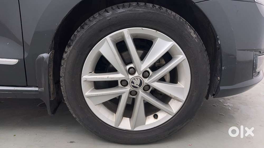 Skoda Rapid 1.0 Style At, 2020, Petrol