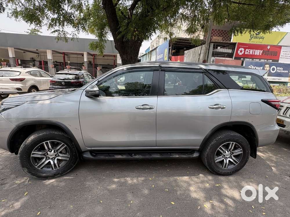 Toyota Fortuner 2023 Petrol Well Maintained