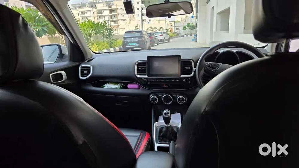 Hyundai Venue 2021 Diesel Well Maintained