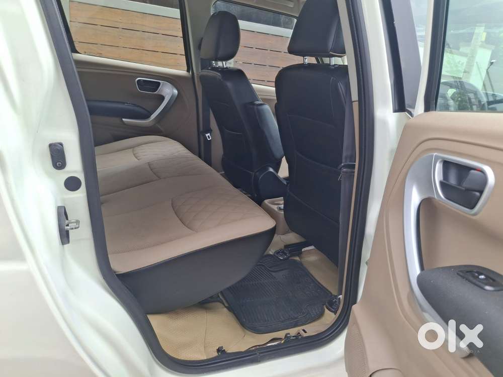 Mahindra Tuv 300 T10, 2019, Diesel