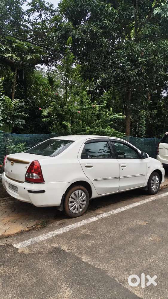 2013,toyota Etios - Mileage 14- 16 Kmpl.