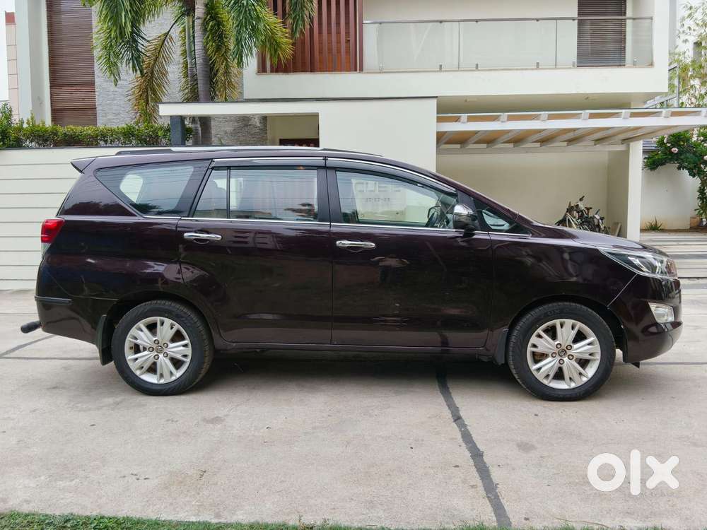 Toyota Innova Crysta 2.8 Zx At 7 Seater, 2017, Diesel