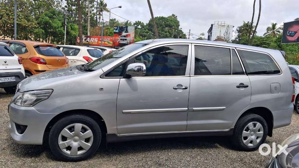 Toyota Innova 2.5 G (diesel) 8 Seater, 2012, Diesel