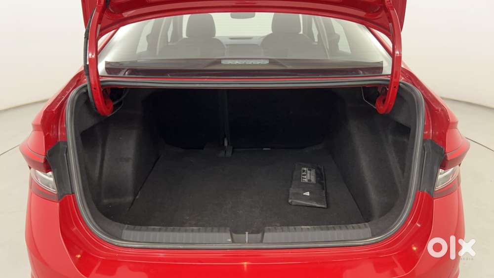 Skoda Slavia Style 1.0l Tsi At, 2024, Petrol