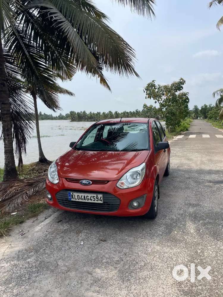 Well-maintained Kl-04 Ford Figo (diesel)  92k Km  Single Owner