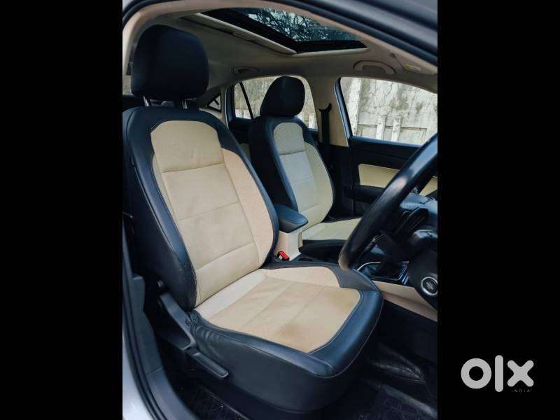 Skoda Slavia Style 1.0l Tsi At, 2023, Petrol