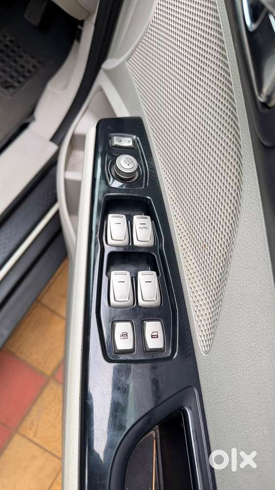 Mahindra Xuv300 2020 Petrol