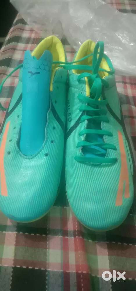 Brand new football shoes Sports Equipment 1786286304