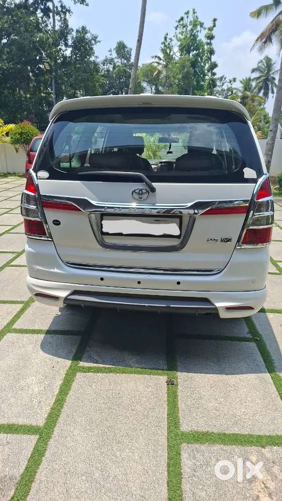 Toyota Innova (2014)2.5 V