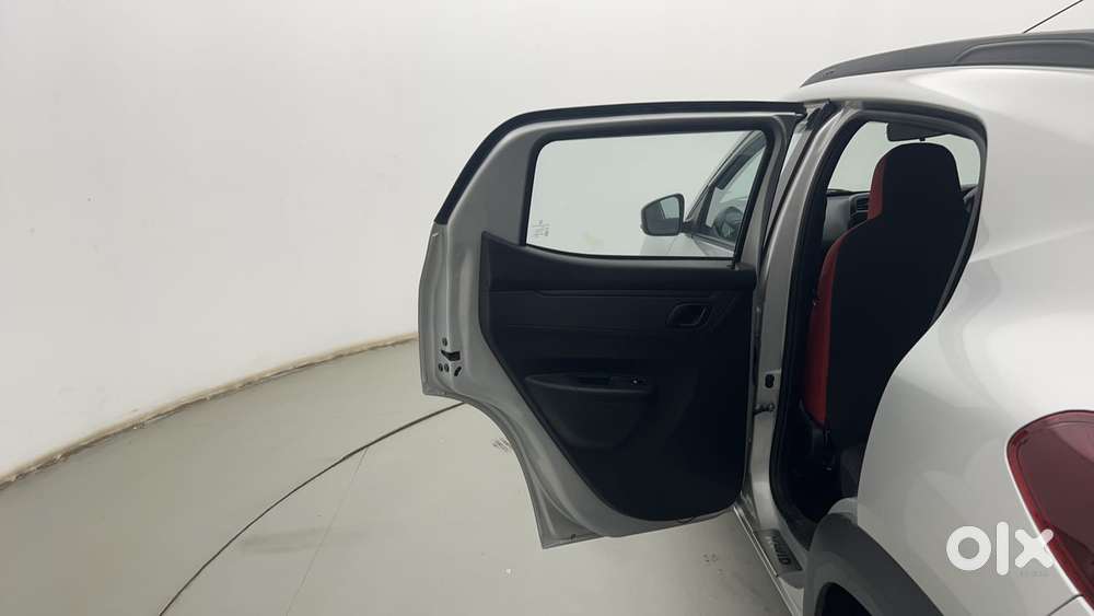 Renault Kwid 1.0 Rxt Amt, 2025, Petrol