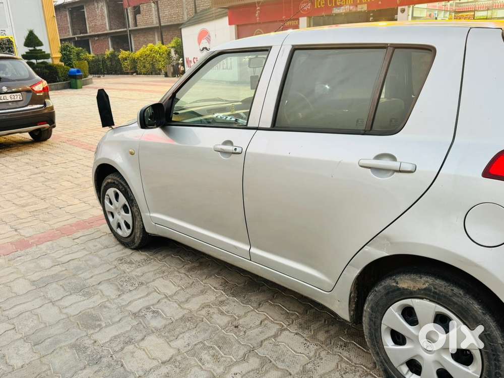 Swift Vxi Petrol 2011