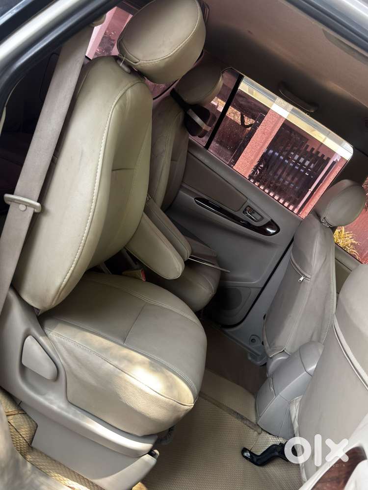 Toyota Innova 2.5 V 7 Str, 2012, Diesel