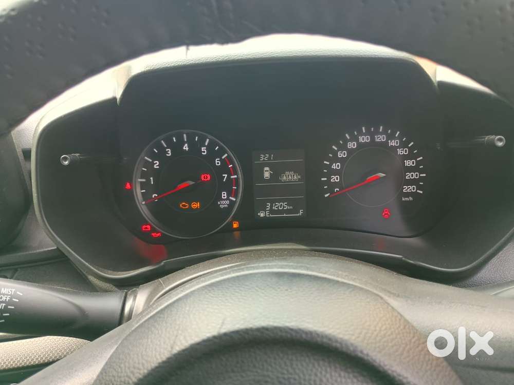 Maruti Suzuki Swift Lxi Optional-o, 2025, Petrol
