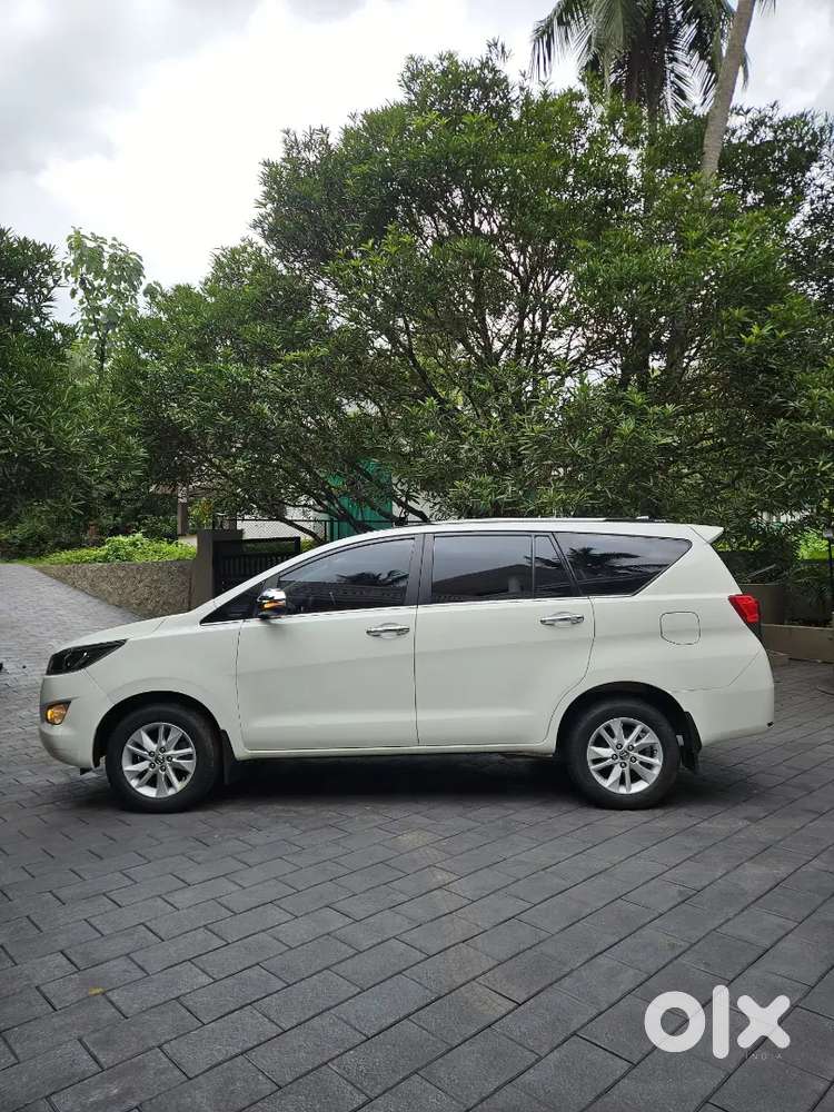 Innova Crysta 2018  V 7 Seater