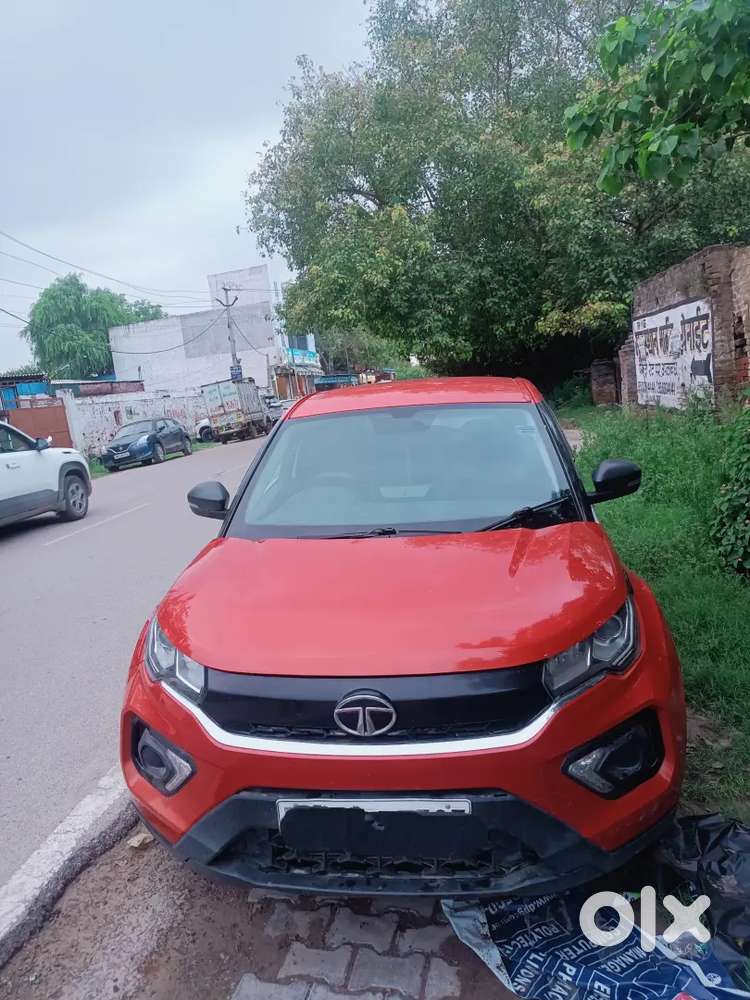 Tata Nexon 1.2 Revotron Petrol 2020 Xe