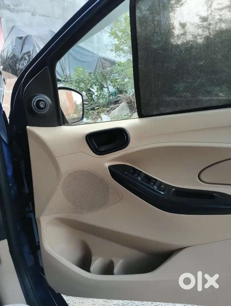 Ford Aspire Titanium Blu 2016