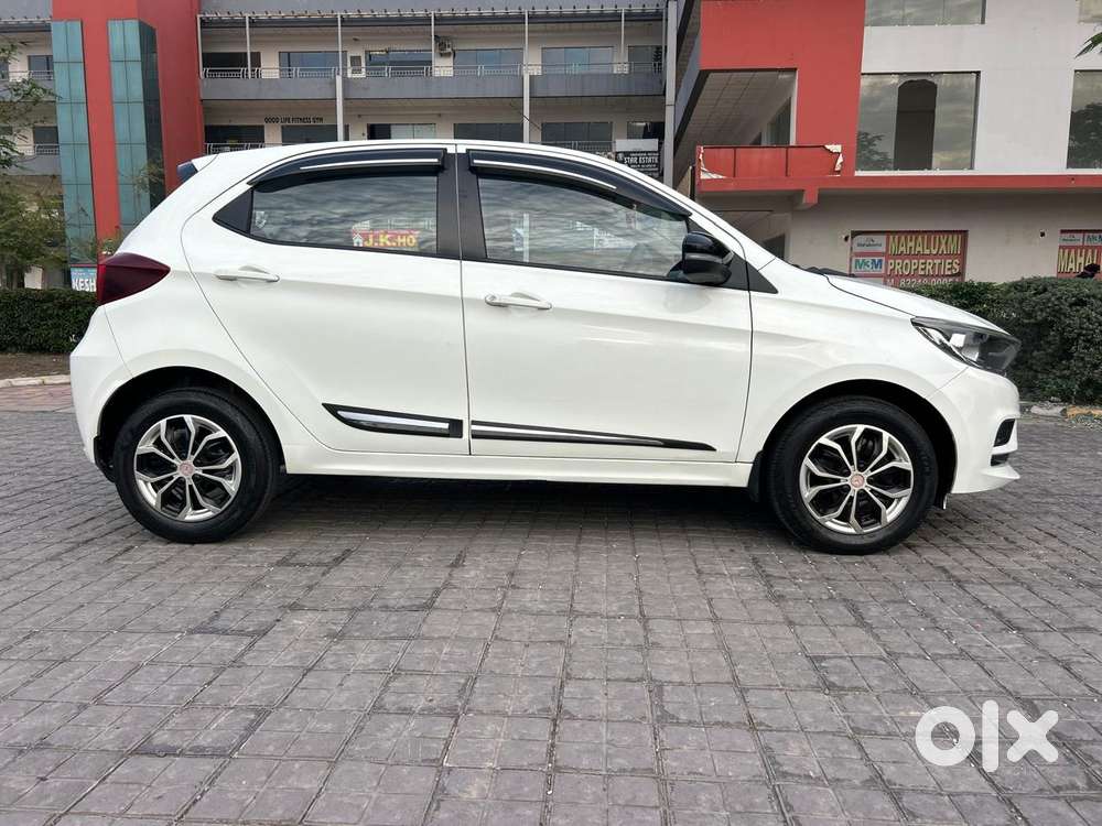 Tata Tiago 1.2 Revotron Xt Rhythm, 2023, Petrol