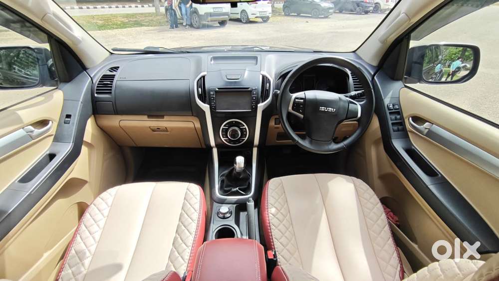 Isuzu V-cross Z 4x4 Mt, 2017, Diesel