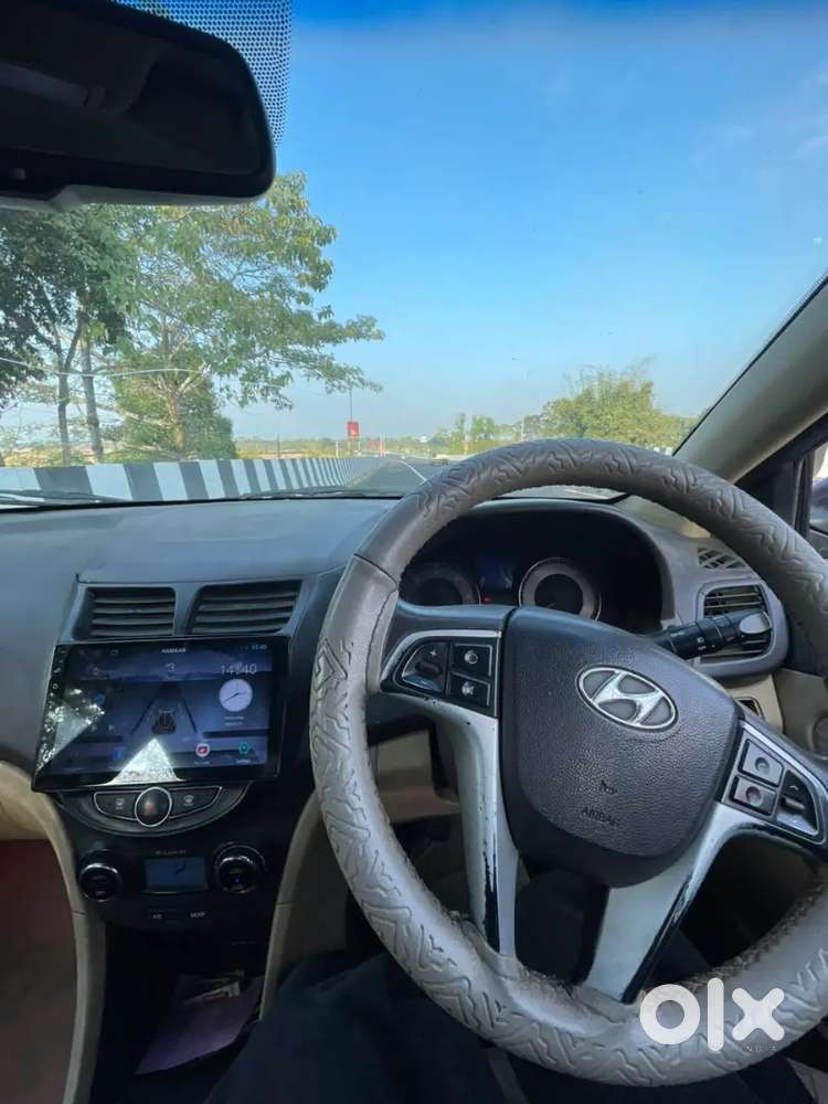 Hyundai Verna 2011