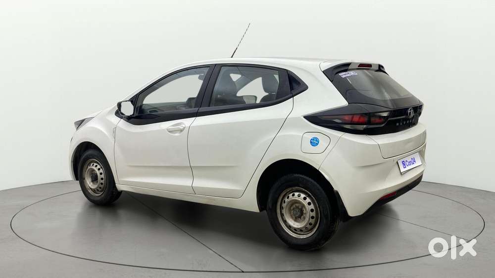 Tata Altroz 1.2 Xe, 2020, Petrol