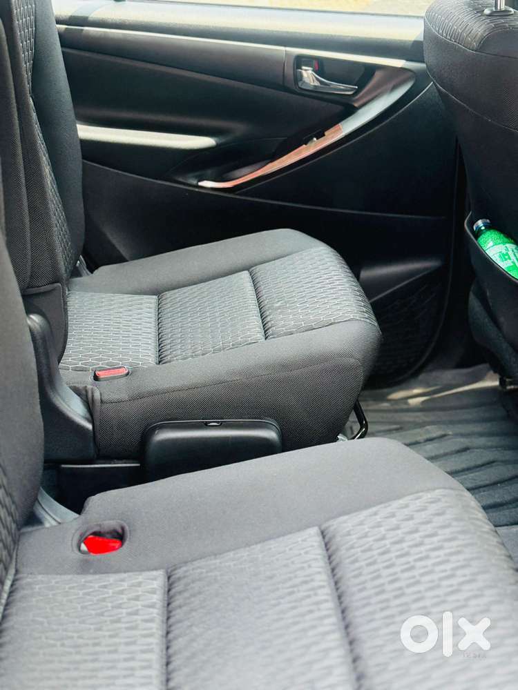 Toyota Innova Crysta 2.4 G Plus Mt 7 Str, 2025, Diesel