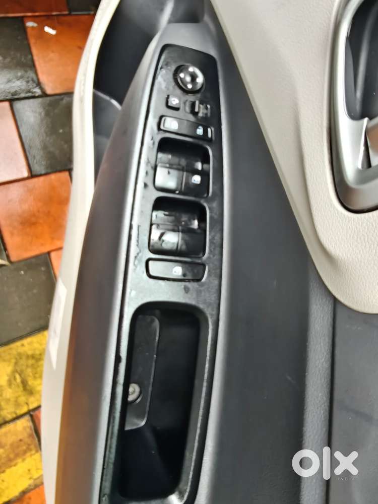 Hyundai Aura 1.2 Sx Cng, 2024, Cng & Hybrids
